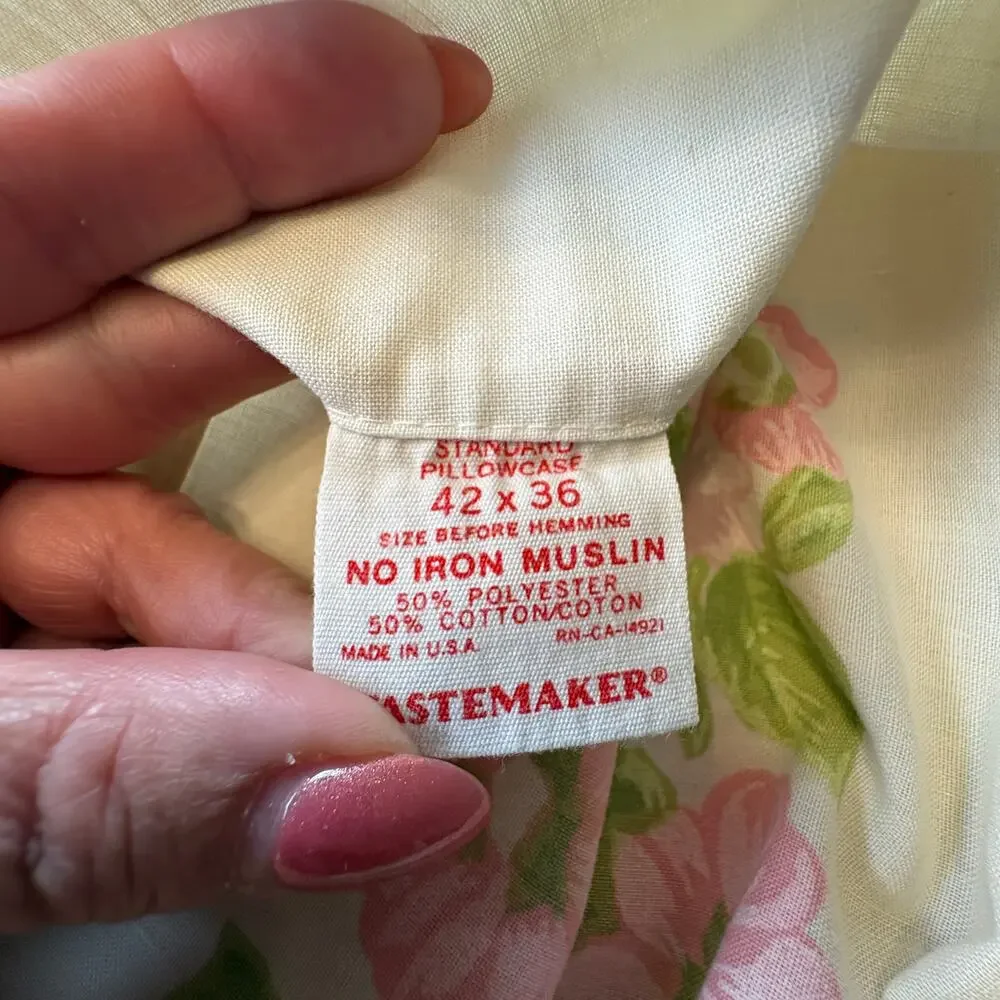 Set 2 Vintage Tastemaker Standard Pillowcases Floral Pink & Cream Cottagecore